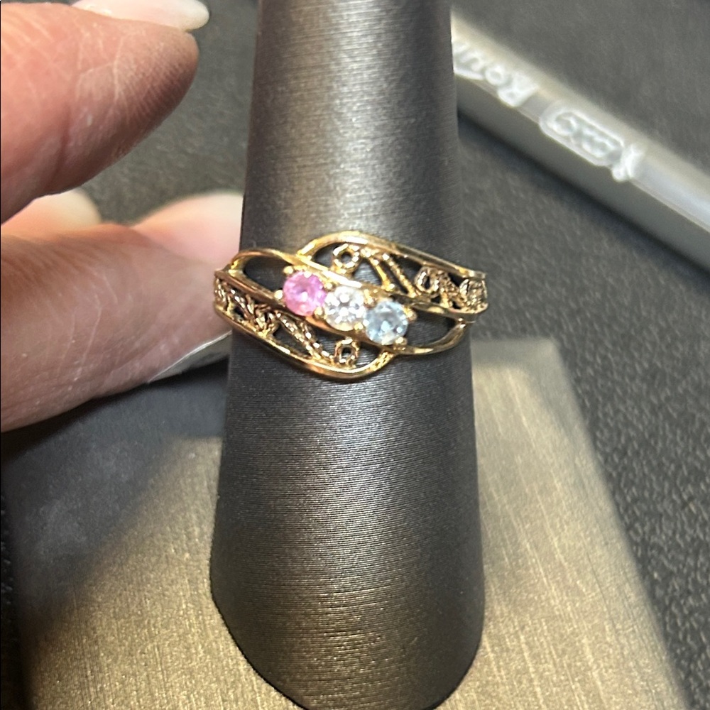 409282 14k pink and blue sapphire ring